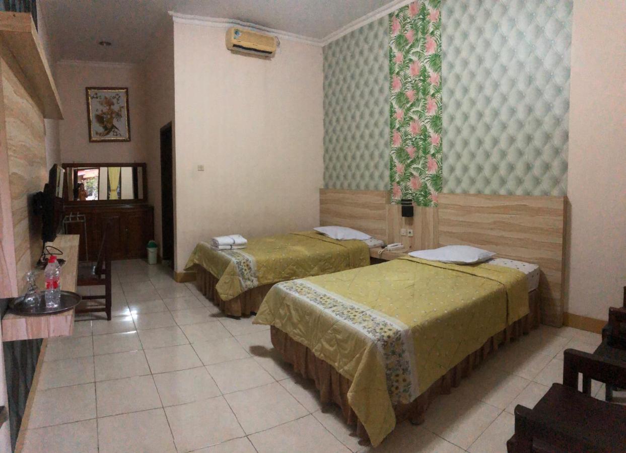 Grafika Hotel Dan Resto Gombong  Zewnętrze zdjęcie